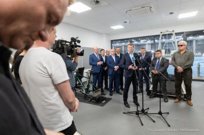 konferencja prasowa pn. Rzesz&oacute;w Europejskim Miastem Sportu 2026, w Uniwersyteckim Centrum Lekkoatletycznym przy ul. Cichej, fot. Grzegorz Bukała